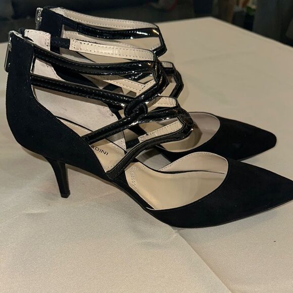 Adrienne Vitadini Black Strappy Heels with Pointed Toe Size 8 - Picture 1 of 10